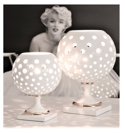 Lampada modello sfera dal design originale realizzata in maiolica